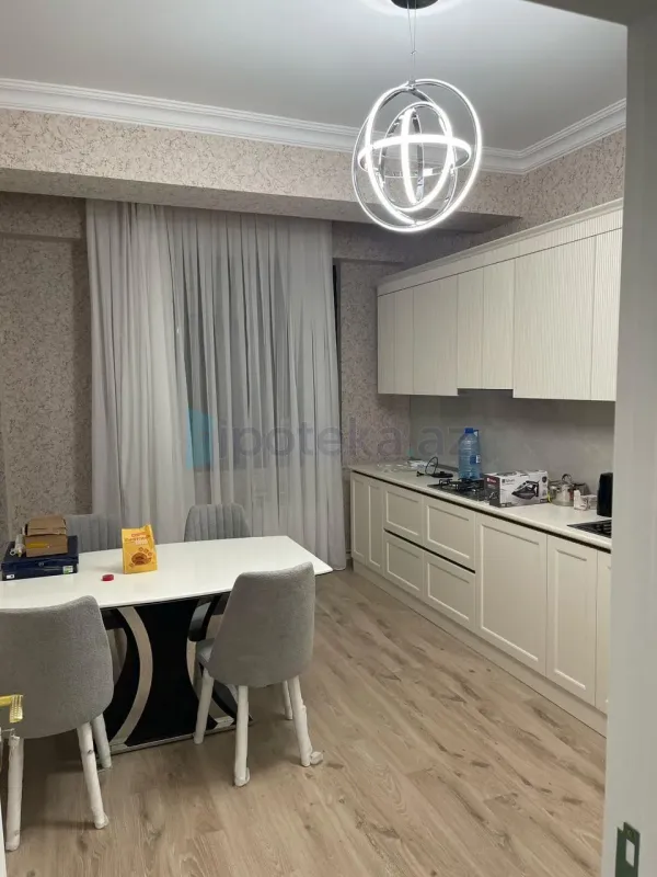 Satılır 2 otaqlı yeni tikili 82 m²