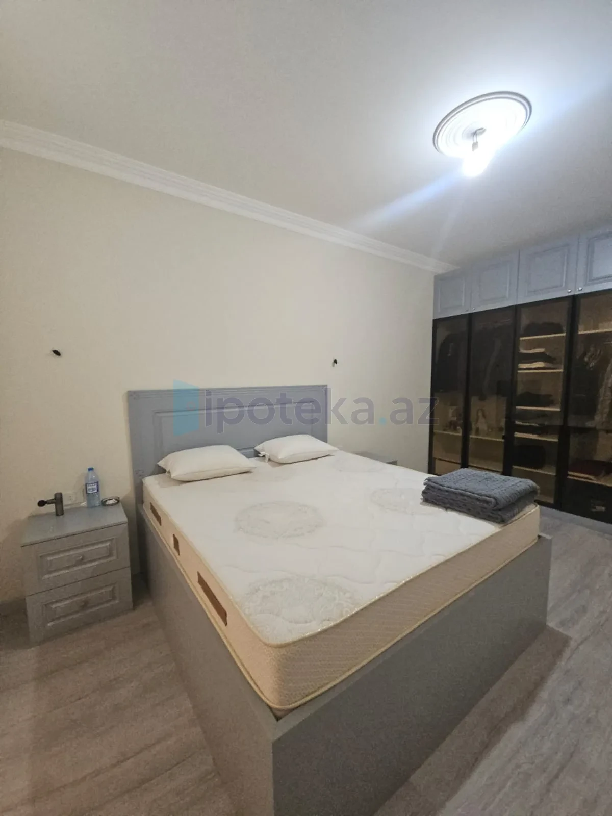 Satılır 3 otaqlı mənzil 220 m²