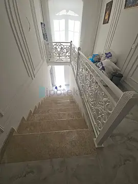 Satılır 3 otaqlı mənzil 220 m²