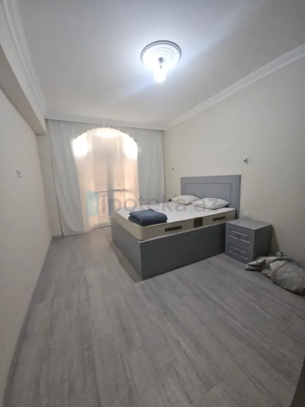 Satılır 3 otaqlı mənzil 220 m²
