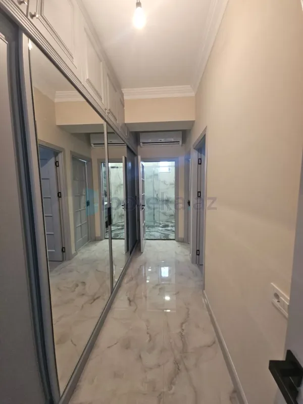 Satılır 3 otaqlı mənzil 220 m²