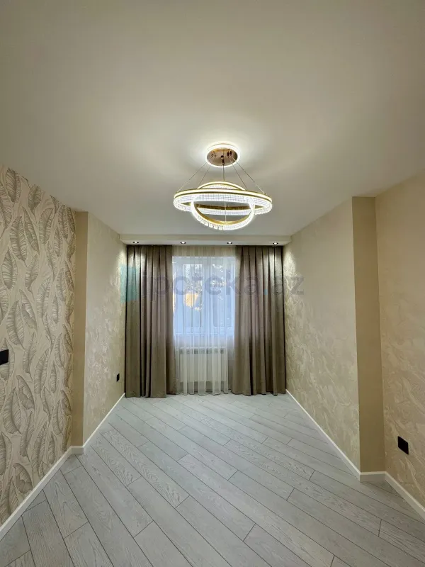 Satılır 3 otaqlı köhnə tikili 136 m²