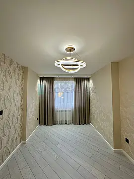 Satılır 3 otaqlı köhnə tikili 136 m²