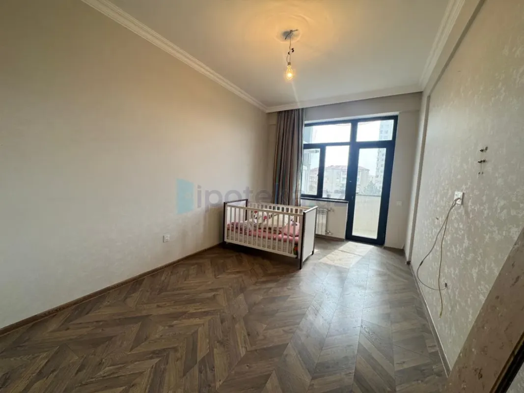 Satılır 3 otaqlı yeni tikili 90 m²