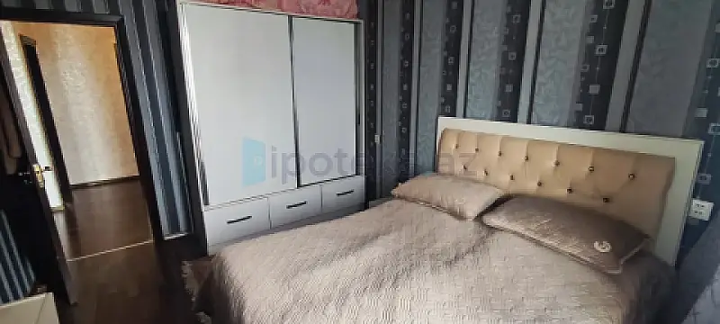 Satılır 3 otaqlı köhnə tikili 80 m²