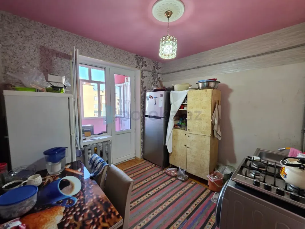 Satılır 3 otaqlı köhnə tikili 80 m²