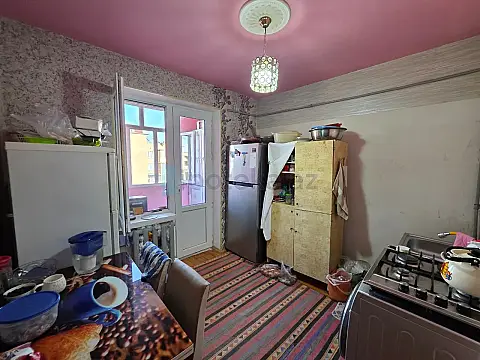 Satılır 3 otaqlı köhnə tikili 80 m²