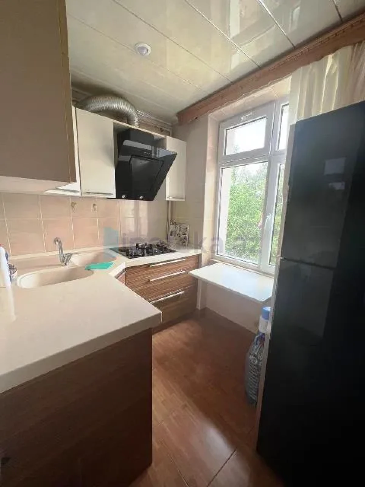 Satılır 3 otaqlı köhnə tikili 70 m²