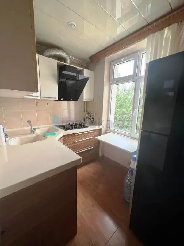 Satılır 3 otaqlı köhnə tikili 70 m²