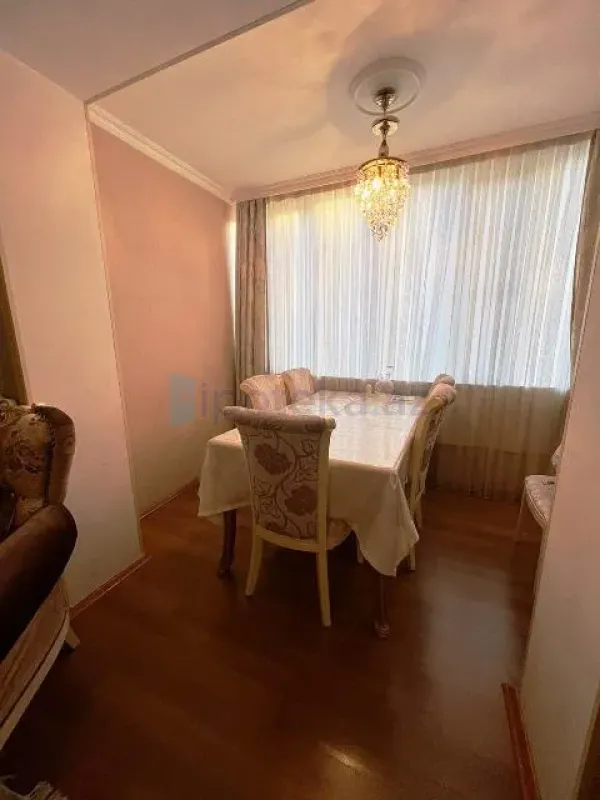 Satılır 3 otaqlı köhnə tikili 70 m²