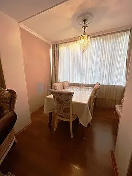 Satılır 3 otaqlı köhnə tikili 70 m²