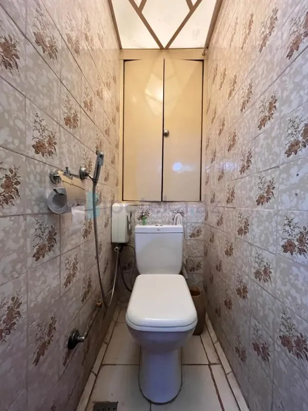 Satılır 4 otaqlı köhnə tikili 105 m²