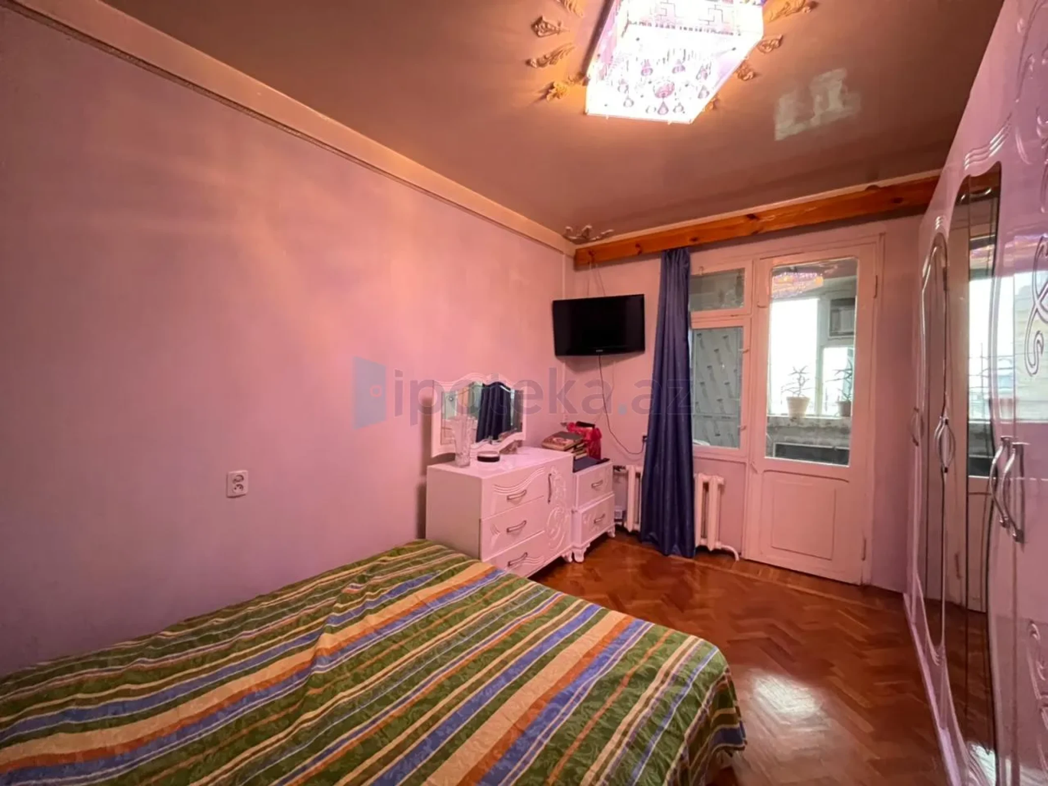 Satılır 4 otaqlı köhnə tikili 105 m²