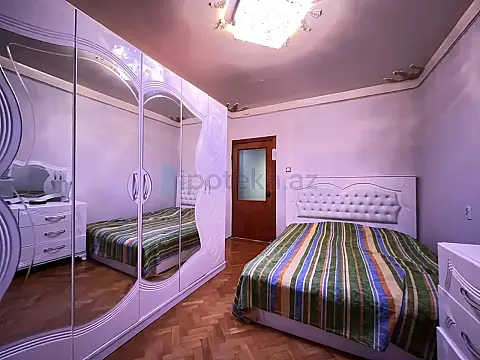 Satılır 4 otaqlı köhnə tikili 105 m²
