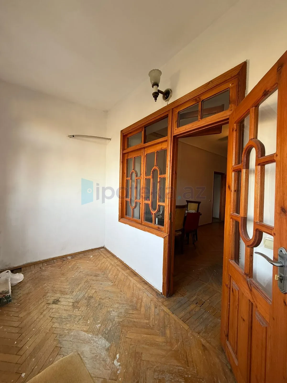 Satılır 2 otaqlı köhnə tikili 60 m²