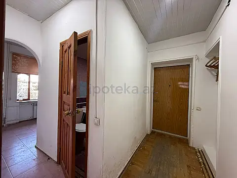 Satılır 2 otaqlı köhnə tikili 60 m²