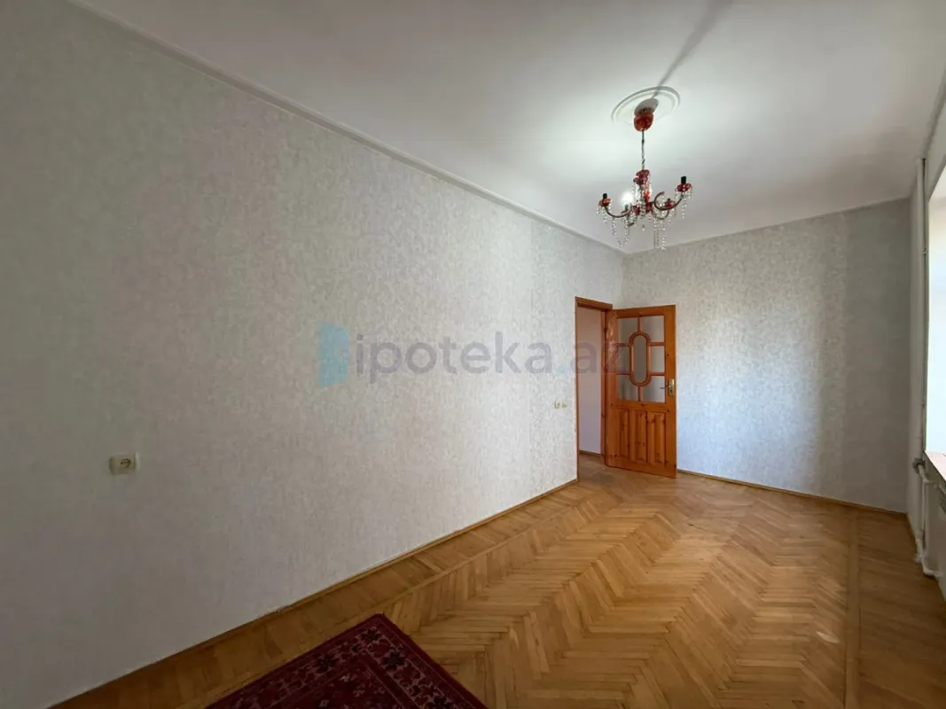 Satılır 2 otaqlı köhnə tikili 60 m²