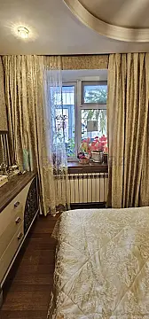 Satılır 2 otaqlı köhnə tikili 60 m²