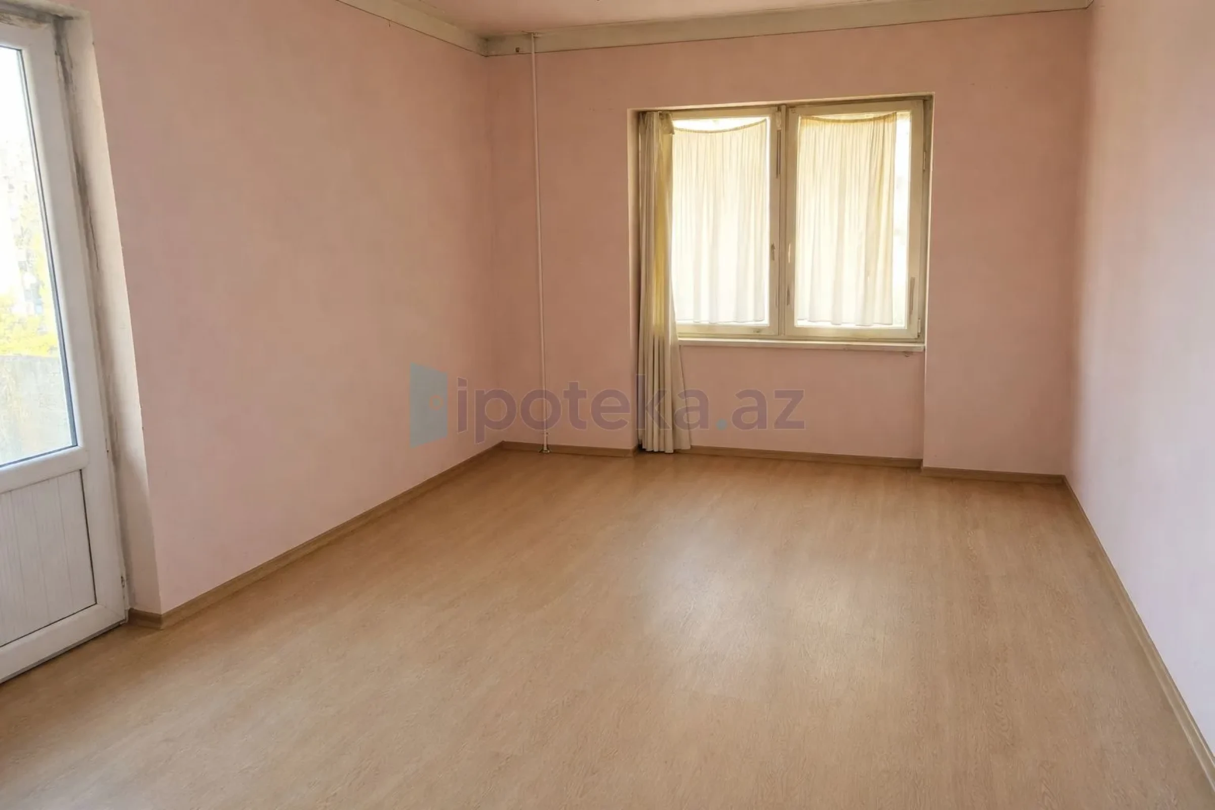 Satılır 3 otaqlı köhnə tikili 80 m²