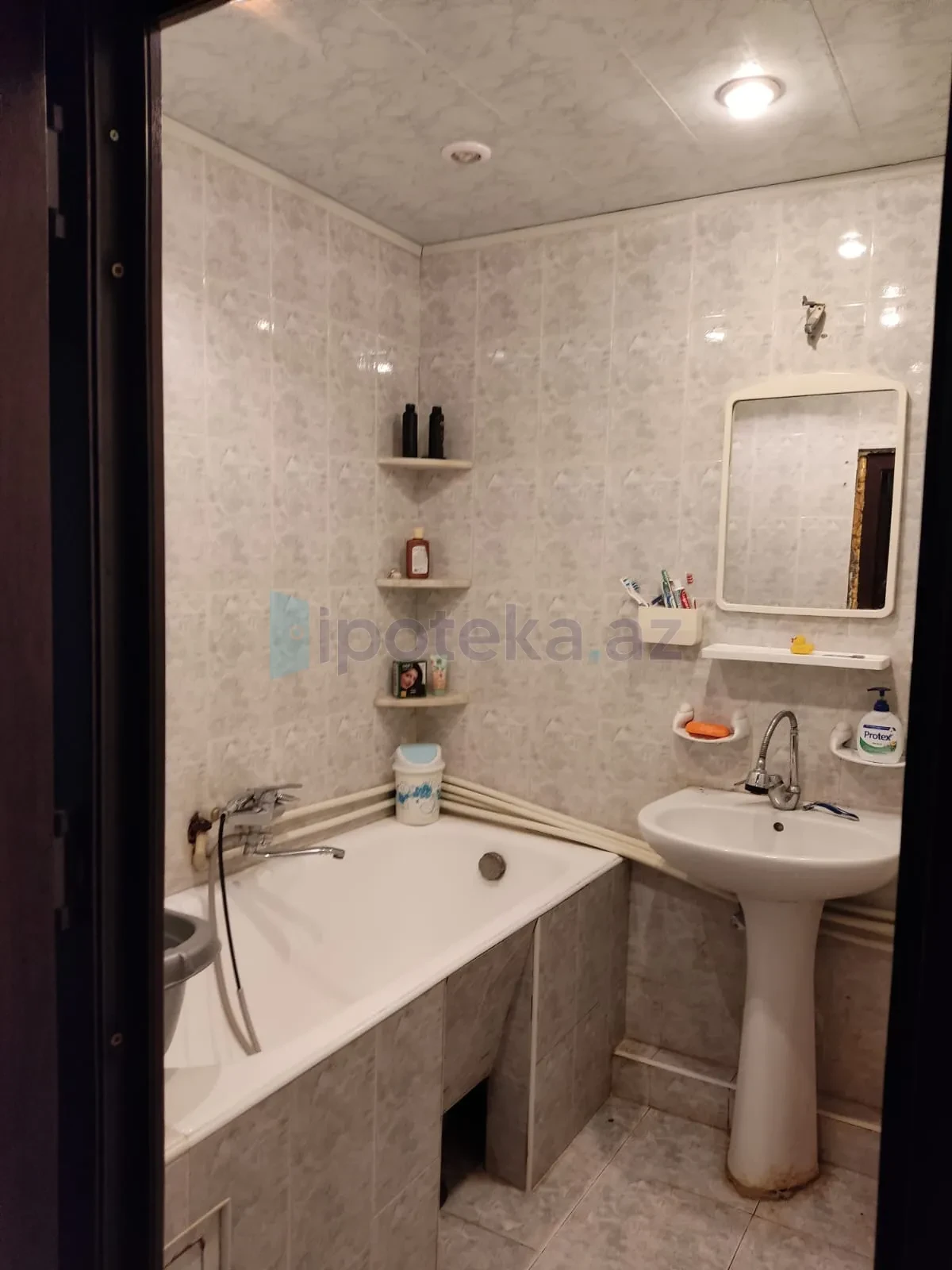 Satılır 3 otaqlı köhnə tikili 90 m²