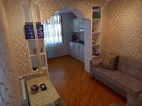 Satılır 3 otaqlı köhnə tikili 90 m²