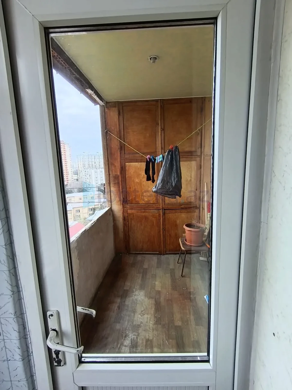 Satılır 4 otaqlı köhnə tikili 97 m²