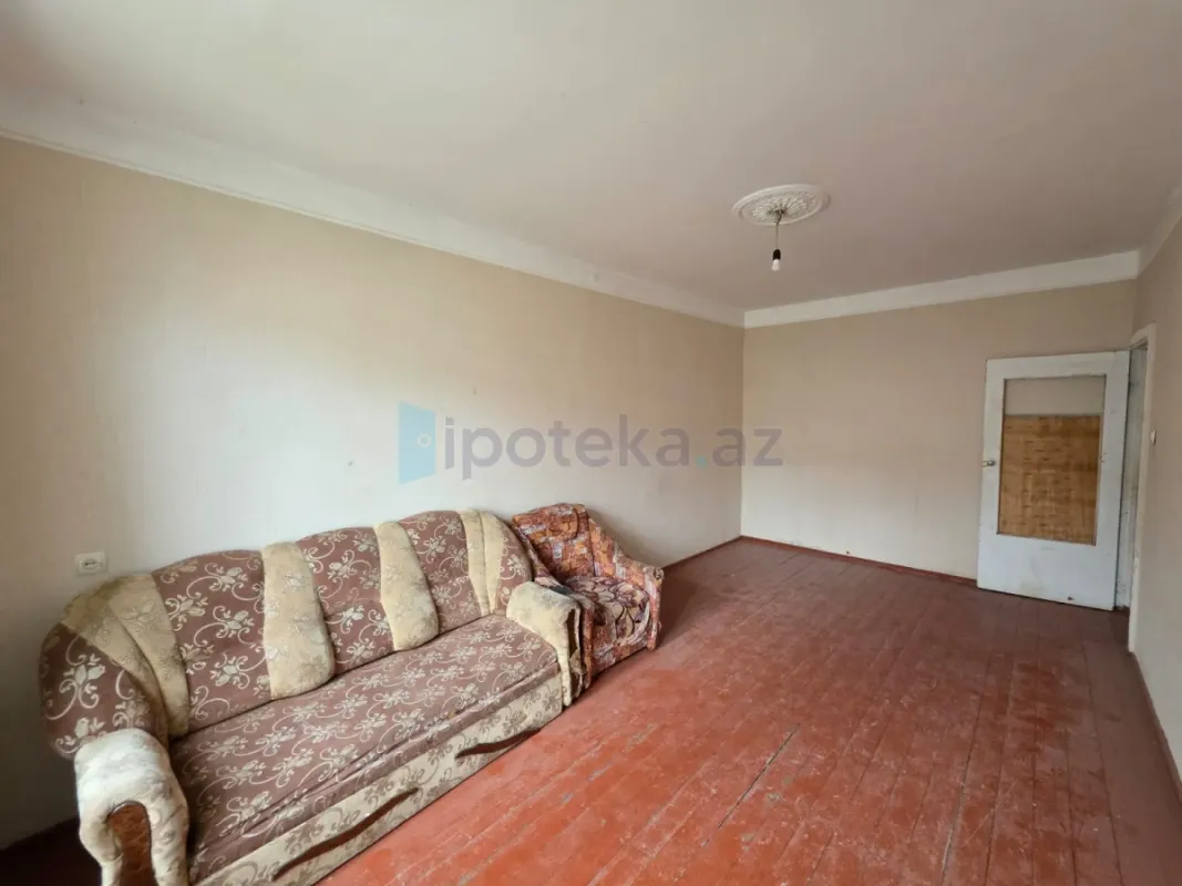 Satılır 2 otaqlı köhnə tikili 67 m²
