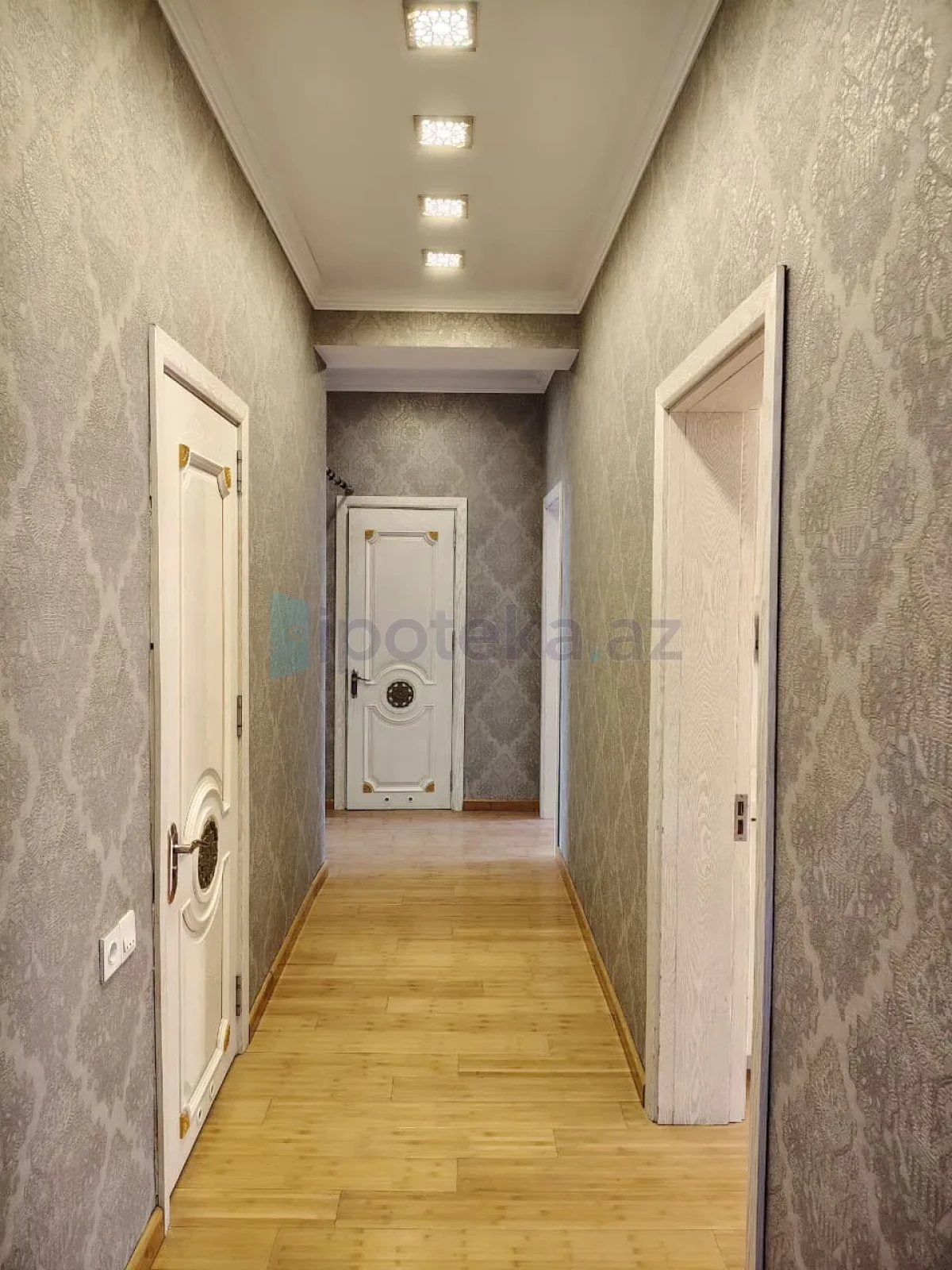 Satılır 3 otaqlı yeni tikili 140 m²