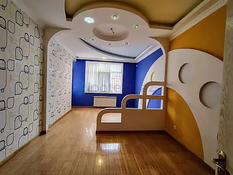 Satılır 3 otaqlı yeni tikili 140 m²