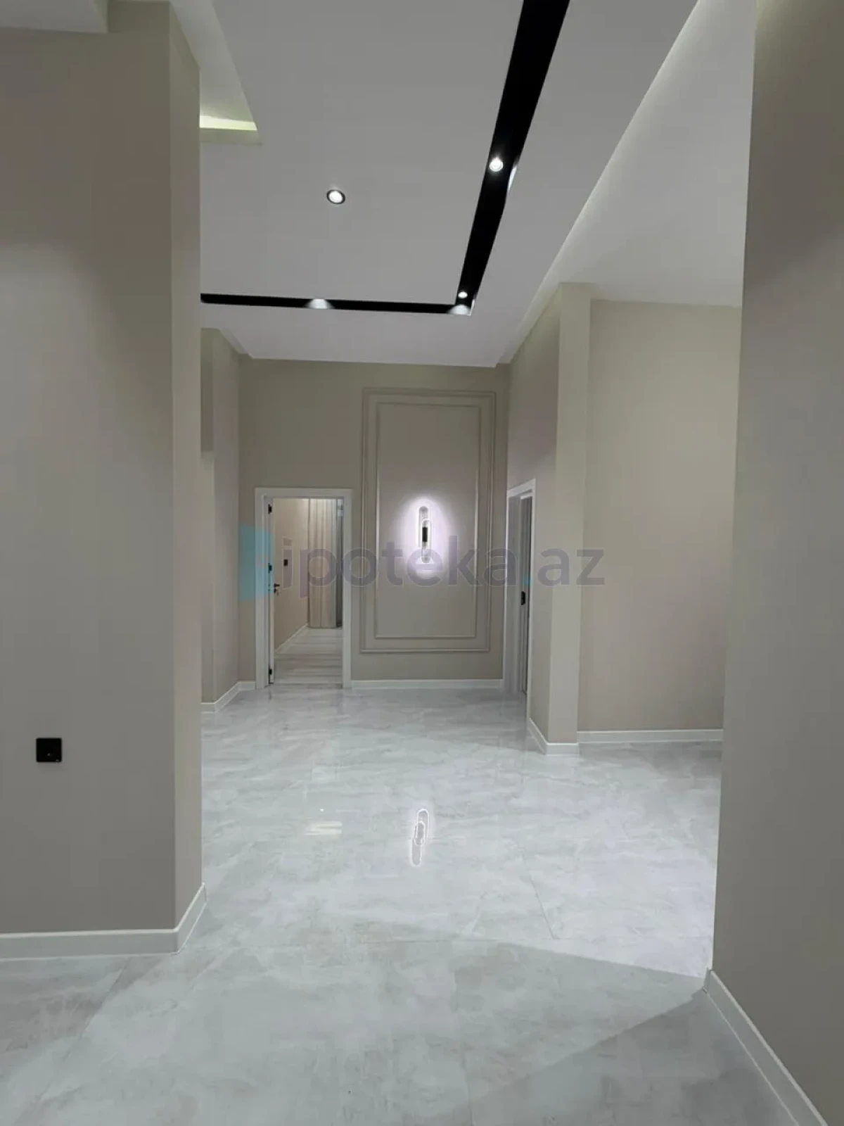 Satılır 4 otaqlı mənzil 140 m²