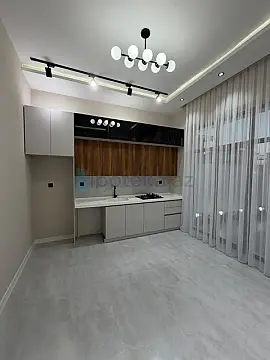 Satılır 4 otaqlı mənzil 140 m²