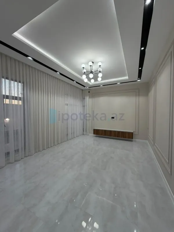 Satılır 4 otaqlı mənzil 140 m²