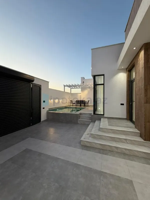 Satılır 4 otaqlı mənzil 140 m²