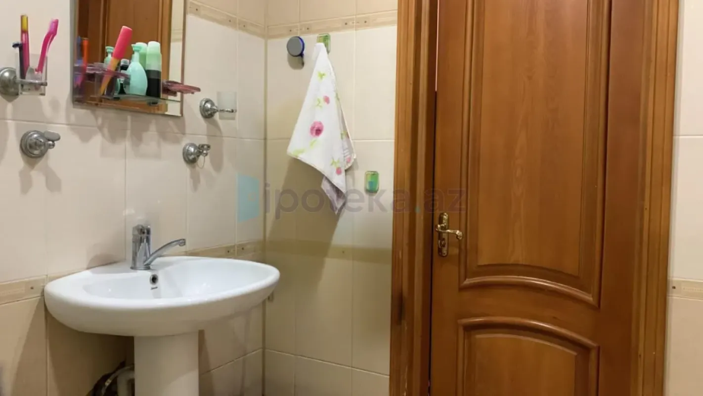 Satılır 2 otaqlı yeni tikili 100 m²