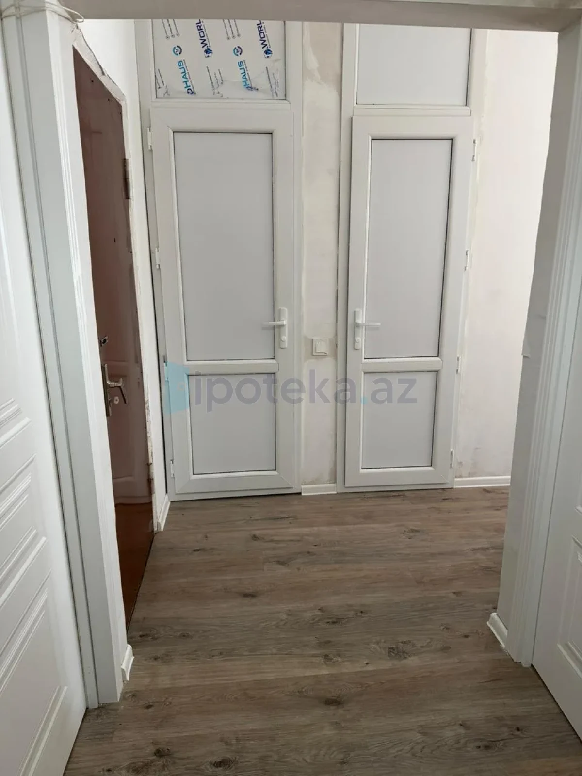 Satılır 2 otaqlı köhnə tikili 65 m²