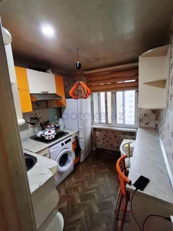 Satılır 2 otaqlı köhnə tikili 60 m²