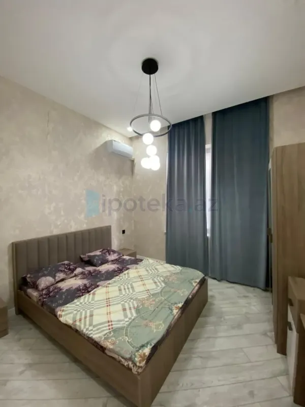 Satılır 4 otaqlı mənzil 150 m²