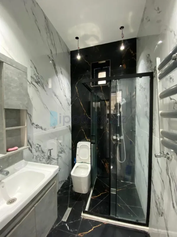 Satılır 4 otaqlı mənzil 150 m²