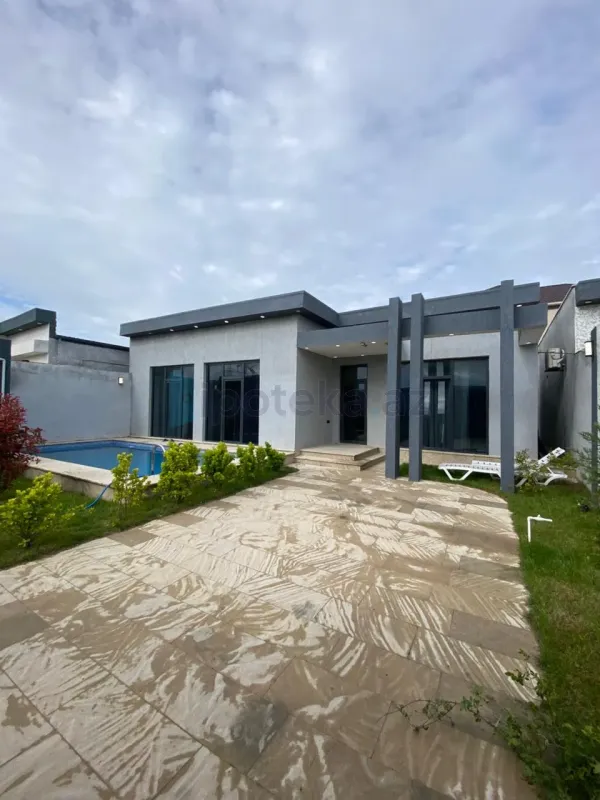 Satılır 4 otaqlı mənzil 150 m²