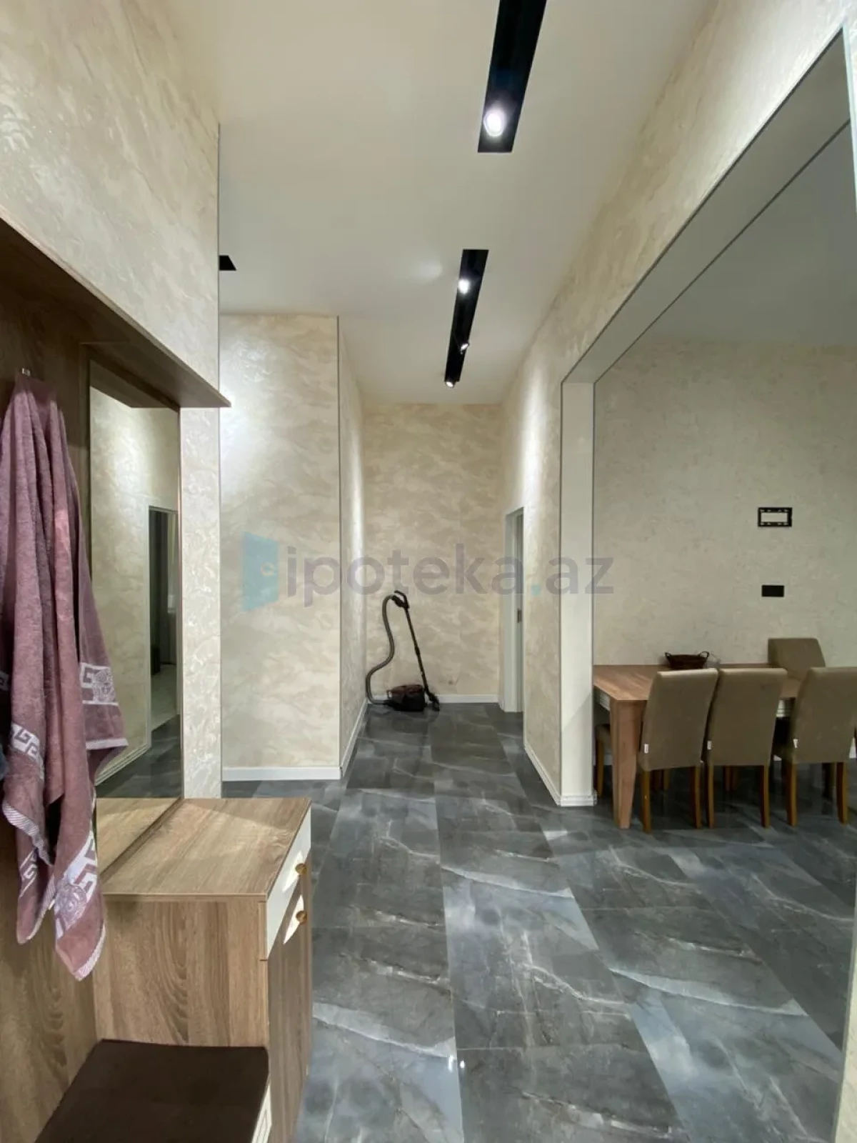 Satılır 4 otaqlı mənzil 150 m²