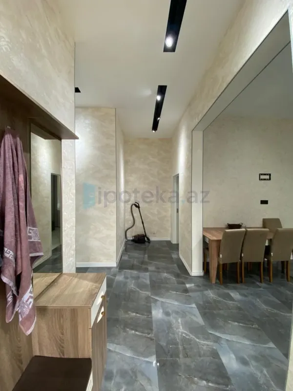 Satılır 4 otaqlı mənzil 150 m²