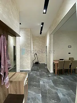 Satılır 4 otaqlı mənzil 150 m²