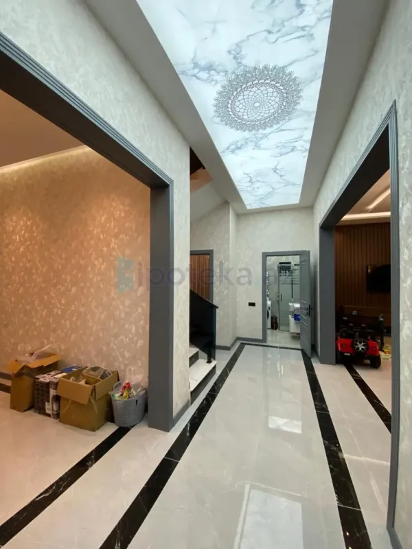 Satılır 5 otaqlı mənzil 225 m²