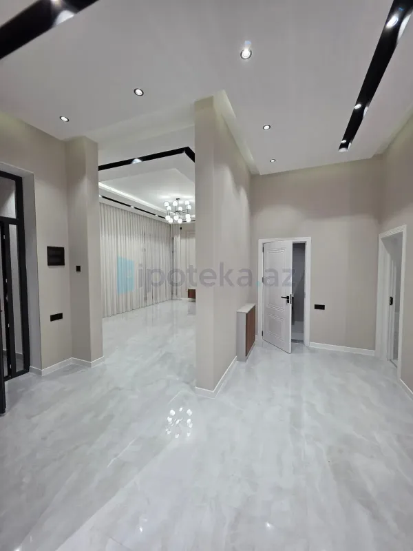 Satılır 4 otaqlı mənzil 140 m²