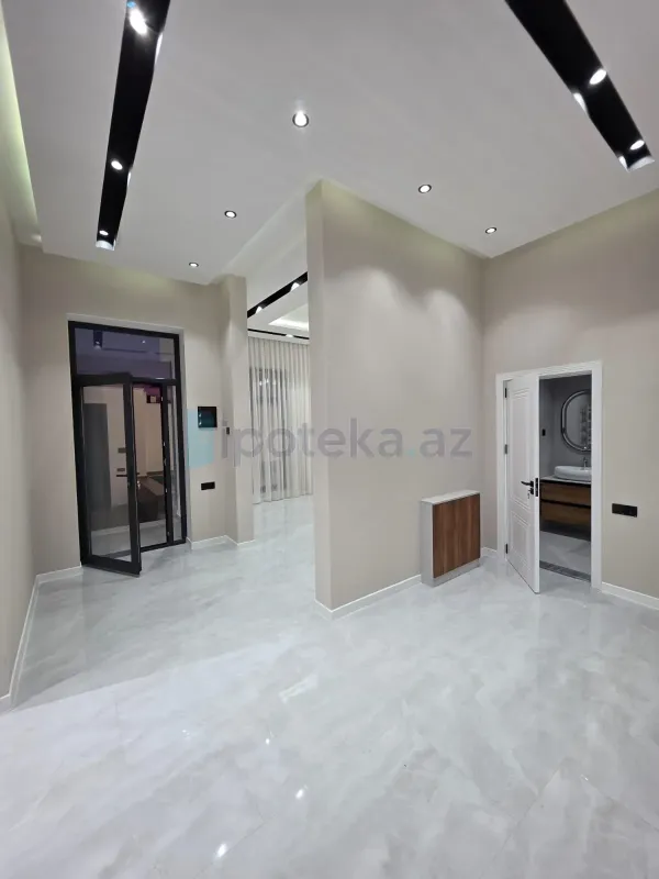 Satılır 4 otaqlı mənzil 140 m²