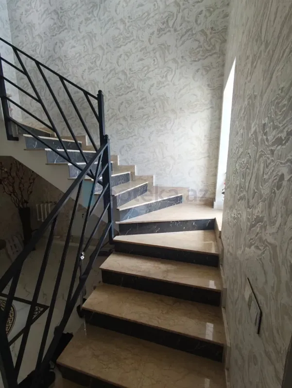 Satılır 4 otaqlı həyət evi 130 m²