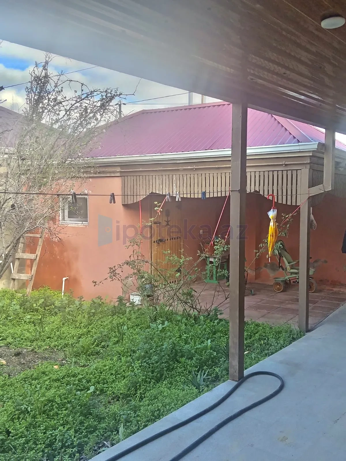 Satılır 4 otaqlı həyət evi 100 m²