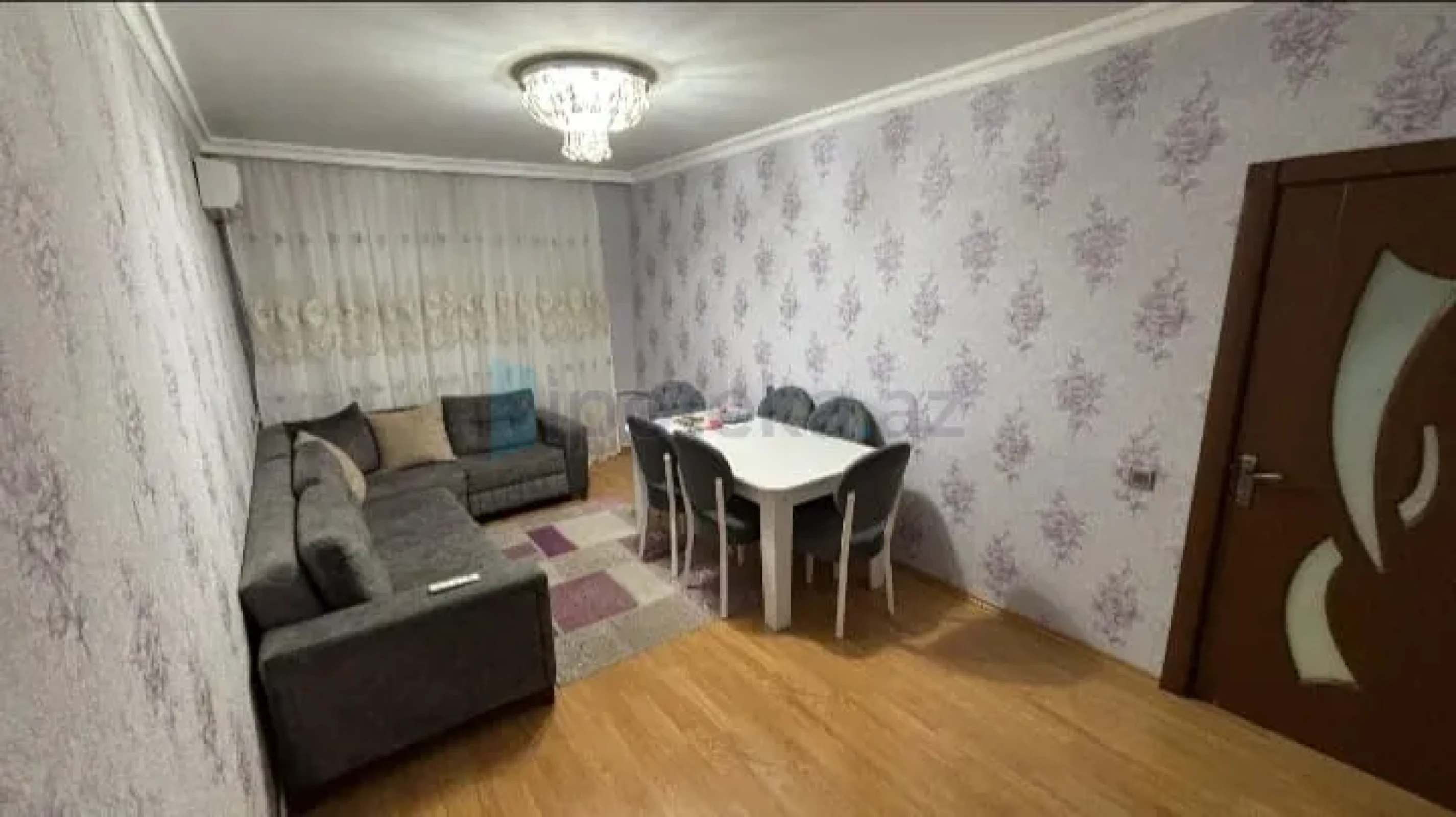 Satılır 4 otaqlı köhnə tikili 80 m²