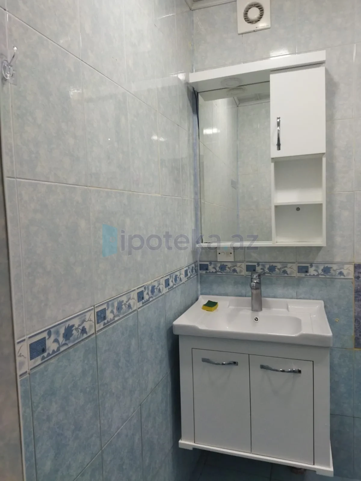 Satılır 3 otaqlı köhnə tikili 70 m²