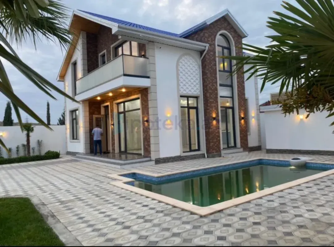 Satılır 5 otaqlı həyət evi 180 m²